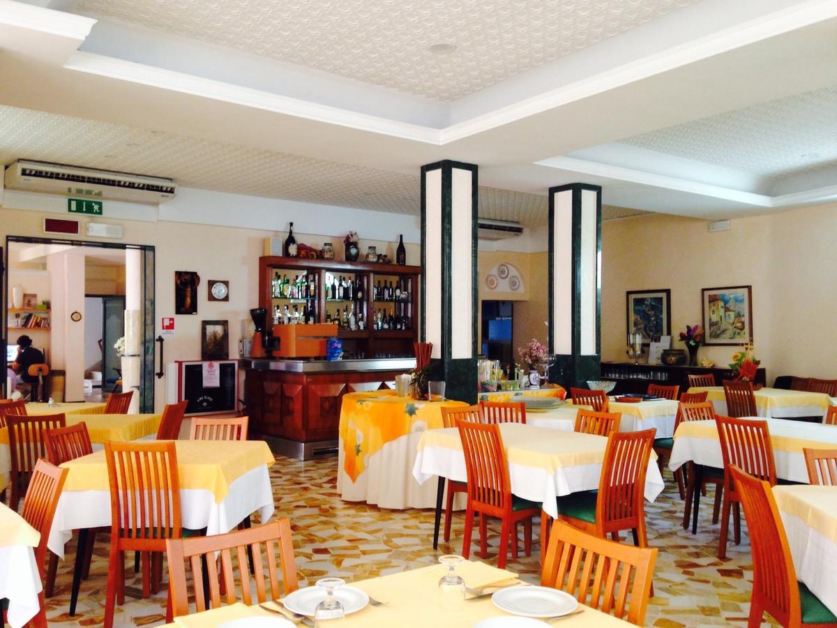 Hotel Lazzarini Bellaria-Igea Marina Exteriér fotografie