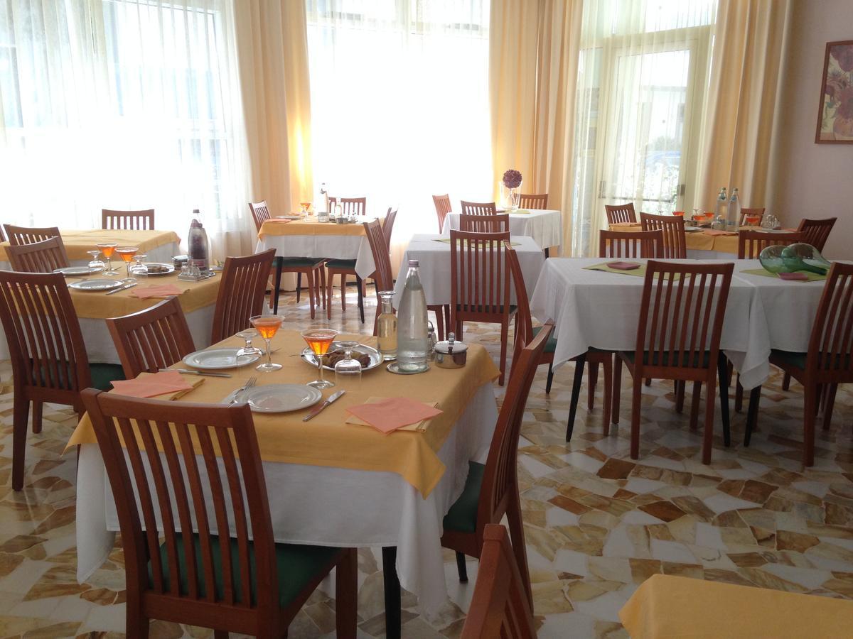 Hotel Lazzarini Bellaria-Igea Marina Exteriér fotografie